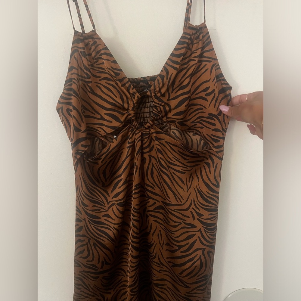 Brand new Zara XS maxi cut out printed dress